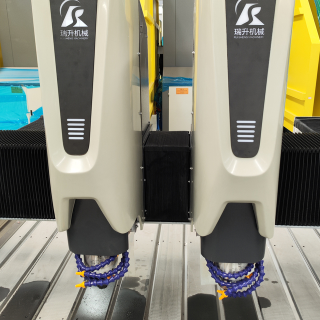 Гравировально-фрезерный станок с ЧПУ