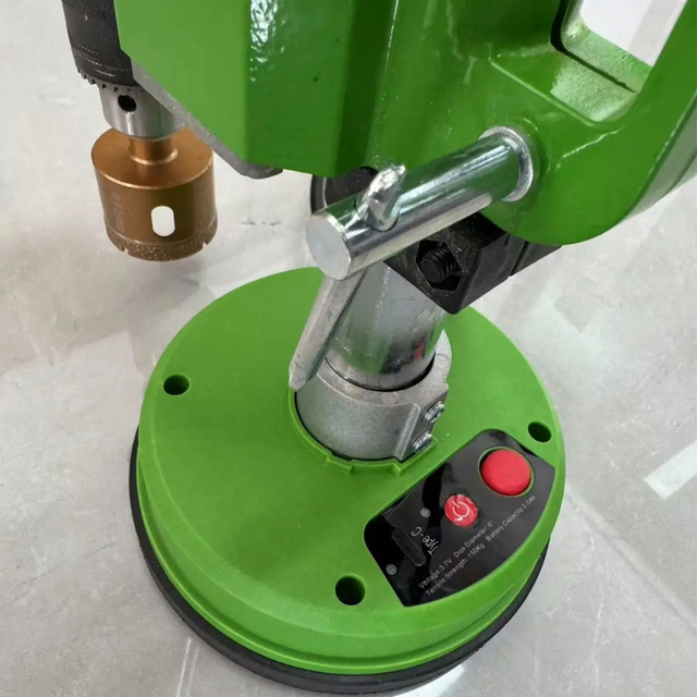 Электрическая буровая машина на рабочем столе с электрической всасывающей чашкой